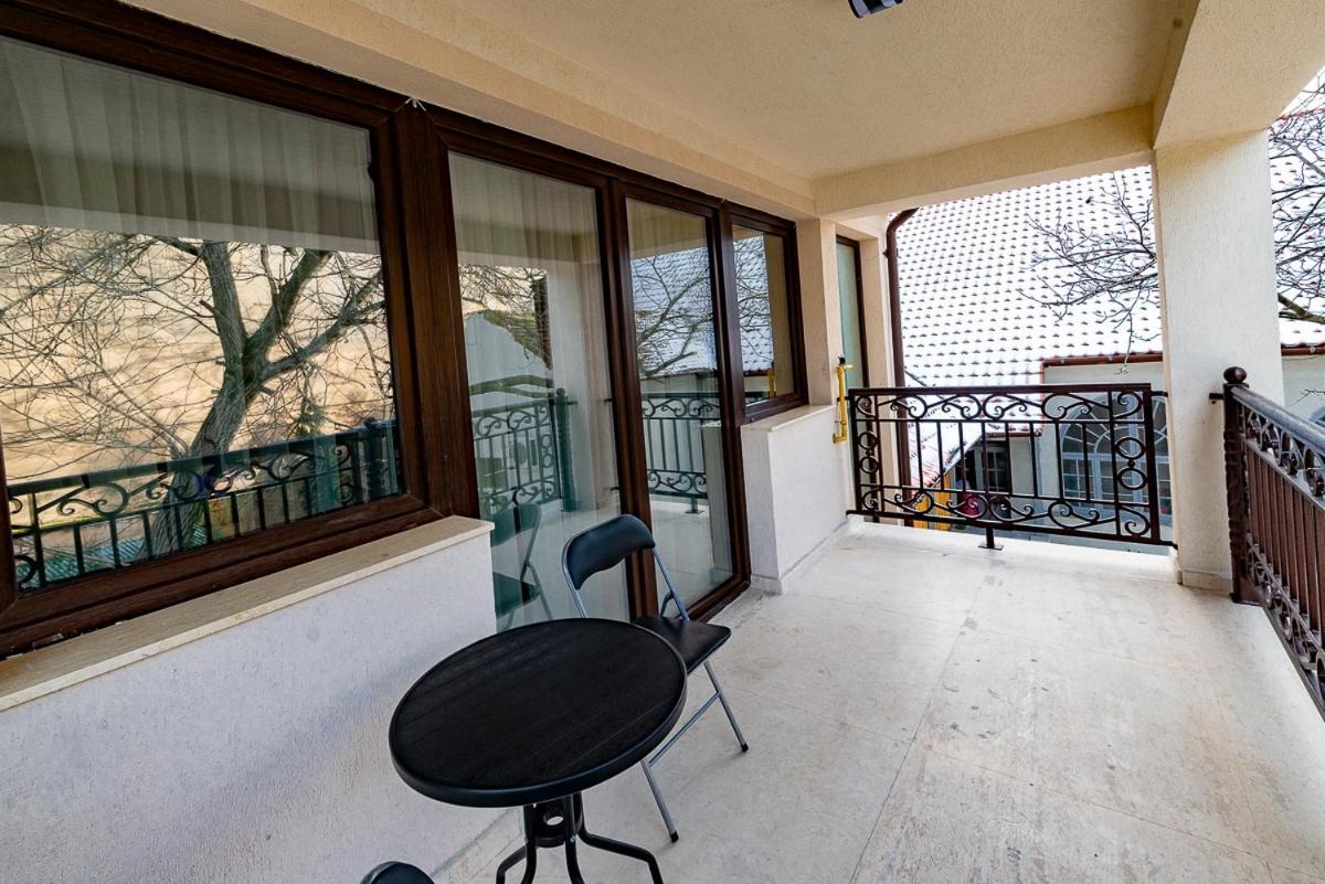 Moky Rezident 2 Apartment Arad Bagian luar foto
